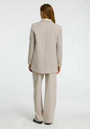 Короткое пальто