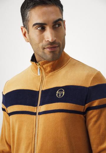 Спортивная куртка