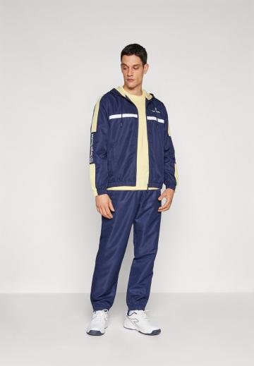 Спортивные штаны