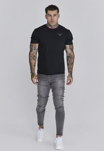 Узкие джинсы