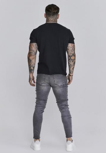 Узкие джинсы