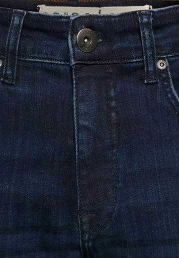 Узкие джинсы