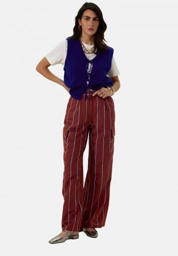 Брюки с накладными карманами