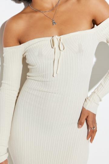 Вязаное платье