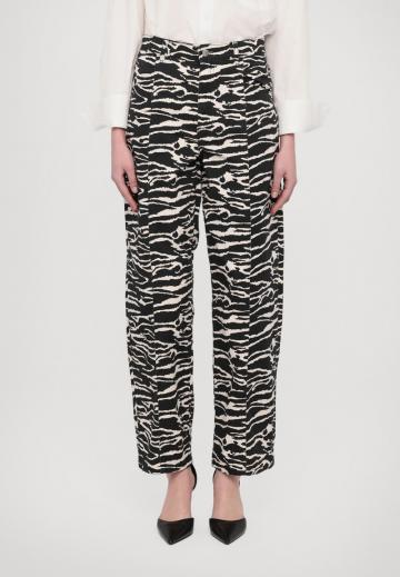 Джинсы бойфренда