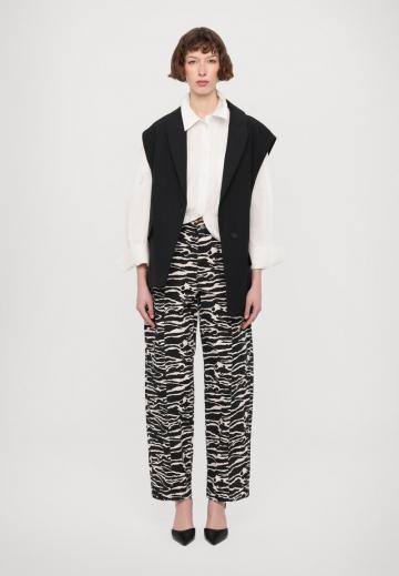 Джинсы бойфренда