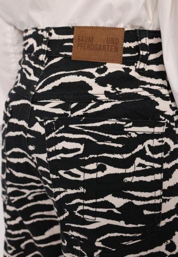 Джинсы бойфренда