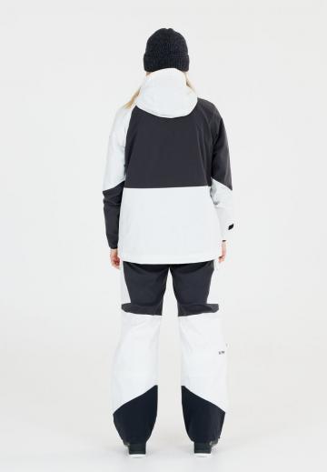 Брюки с накладными карманами