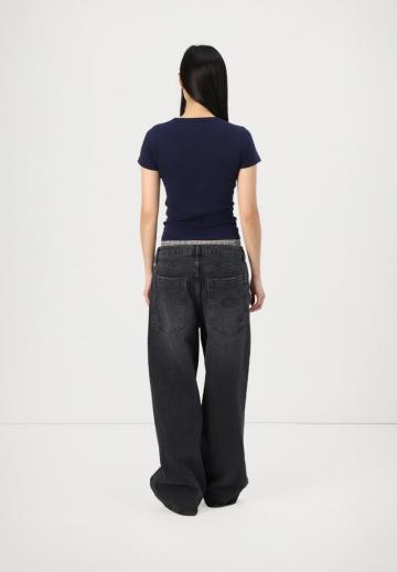 Свободные джинсы