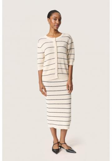 Вязаная кофта