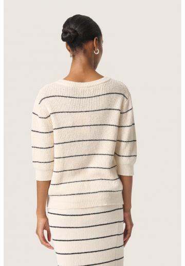 Вязаная кофта