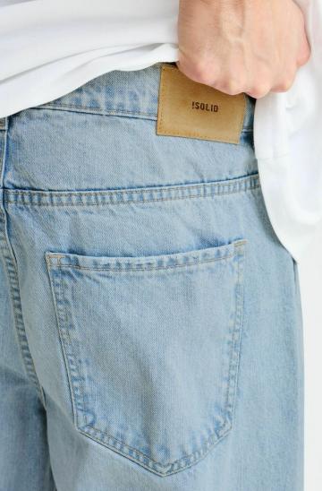 Прямые джинсы