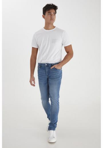 Узкие джинсы