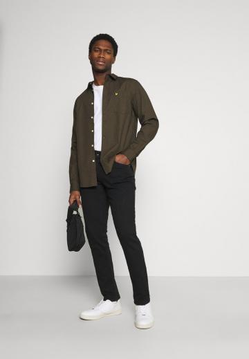 Узкие джинсы