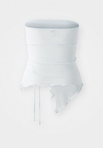 Топ без бретелек