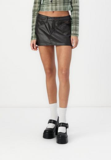 Юбка с накладными карманами