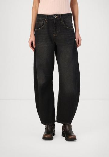 Свободные джинсы