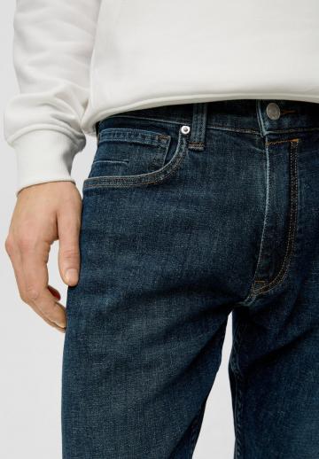 Прямые джинсы