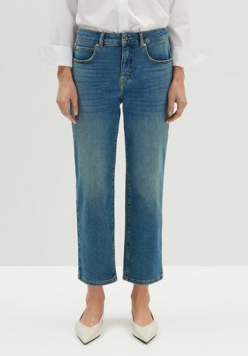 Короткие джинсы