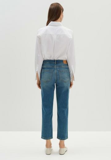 Короткие джинсы