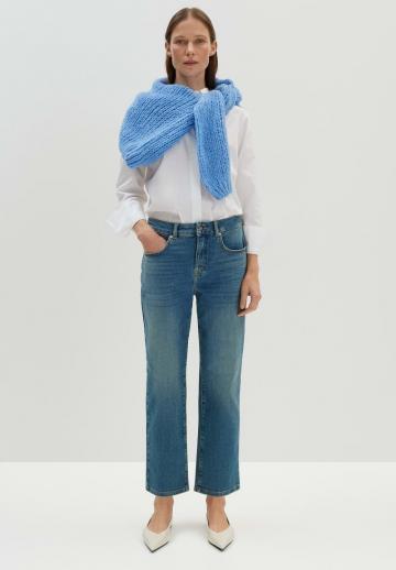 Короткие джинсы