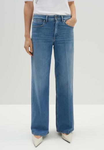 Прямые джинсы