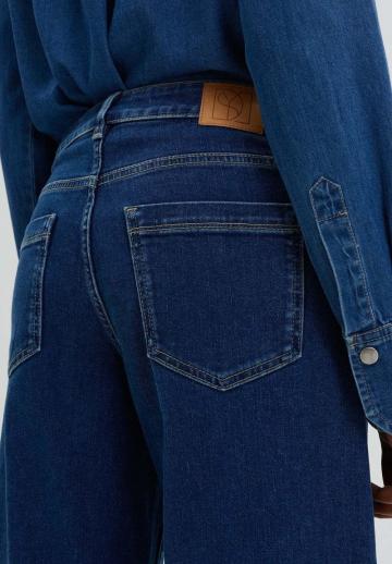 Короткие джинсы