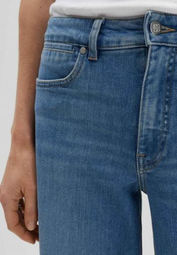 Прямые джинсы