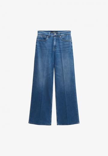 Прямые джинсы