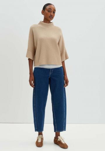 Короткие джинсы