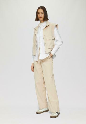 Куртка с накладнымит карманами