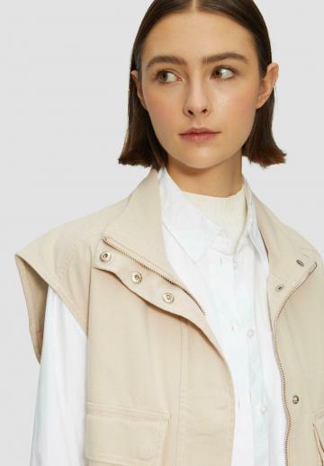 Куртка с накладнымит карманами