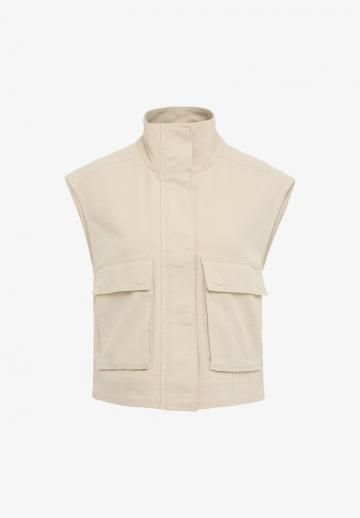 Куртка с накладнымит карманами