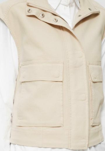 Куртка с накладнымит карманами