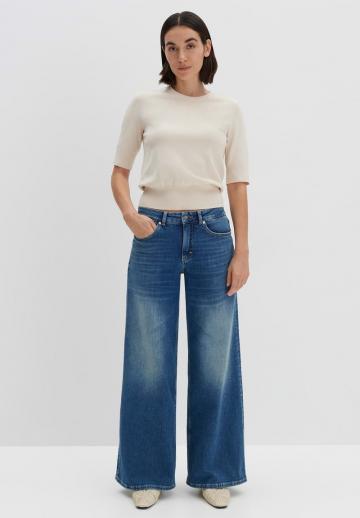 Прямые джинсы