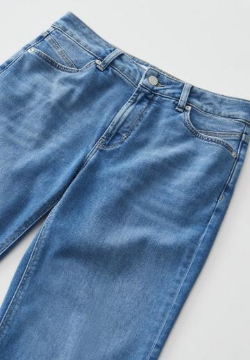 Клешеные джинсы