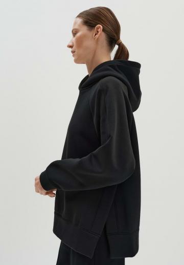 Пуловер с капюшоном