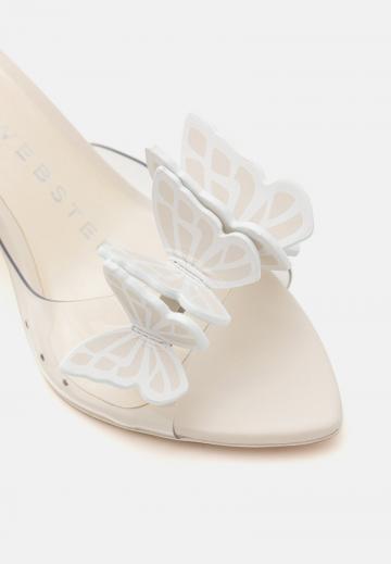 Босоножки на каблуке