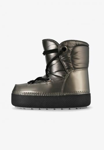 Спортивные сапоги