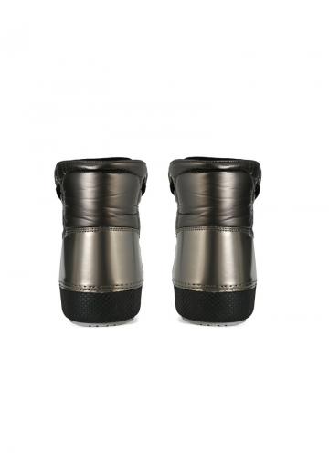 Спортивные сапоги