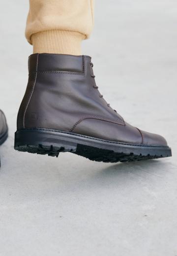 Ботинки на шнуровке