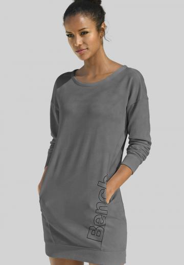 Вязаное платье