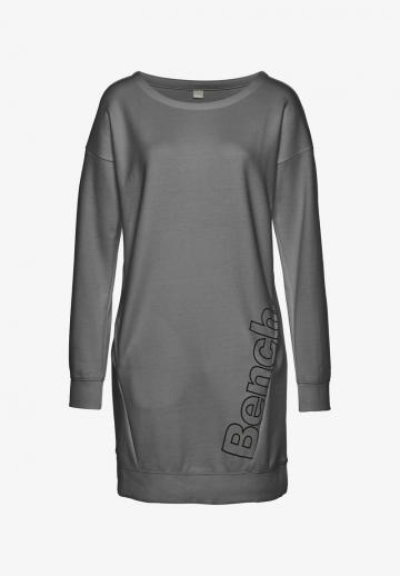 Вязаное платье