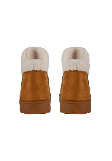 Спортивные сапоги