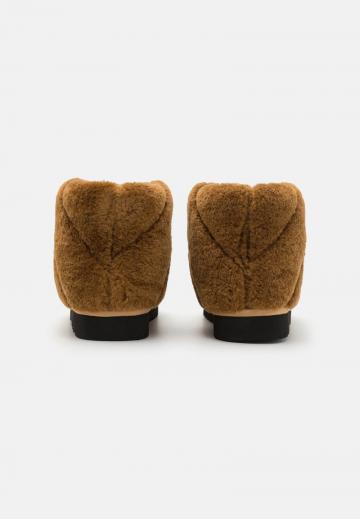 Зимние ботинки