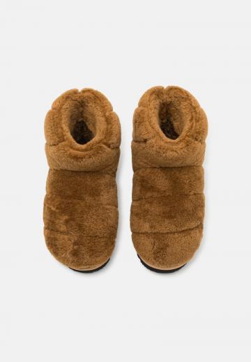 Зимние ботинки