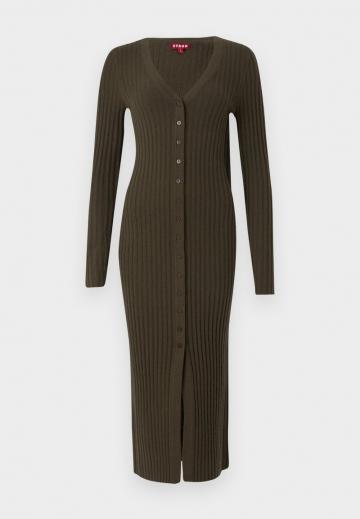 Вязаное платье