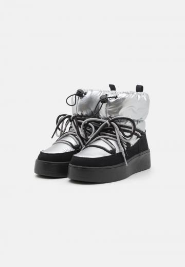 Зимние ботинки