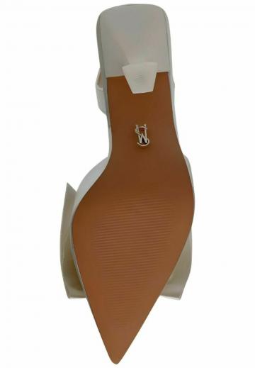 Туфли на высоком каблуке