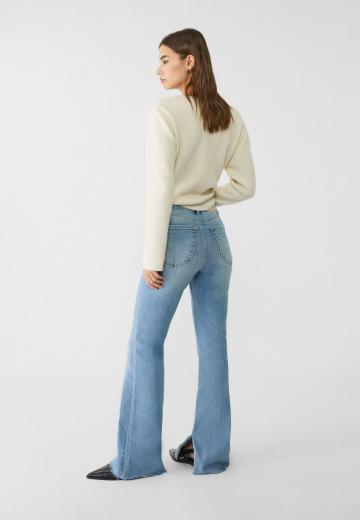 Клешеные джинсы